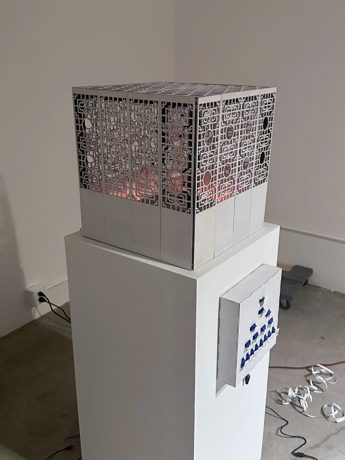 Fuxi, Nuwa, DNA, and the Yin-Yang Cosmos — project documentation, view 10